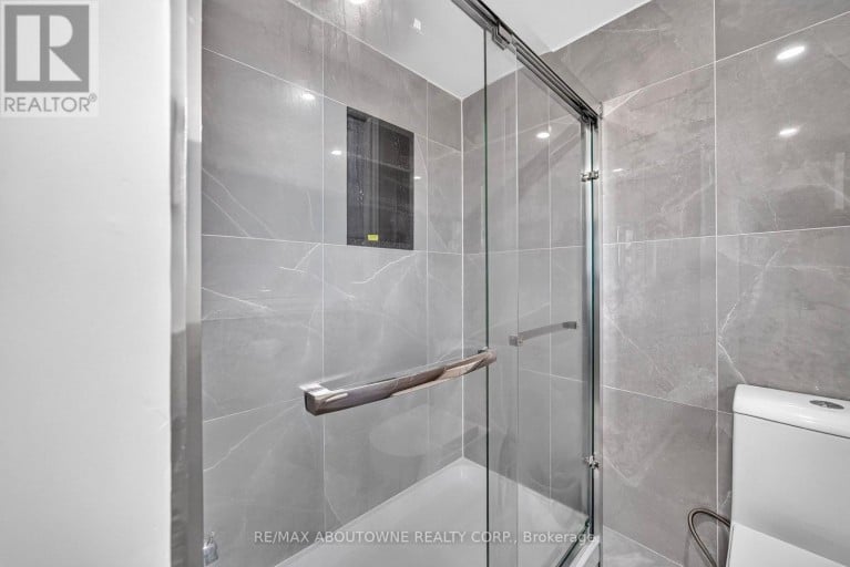 668 GREYCEDAR CRESCENT, Mississauga (Rathwood), Ontario, L4W3J7