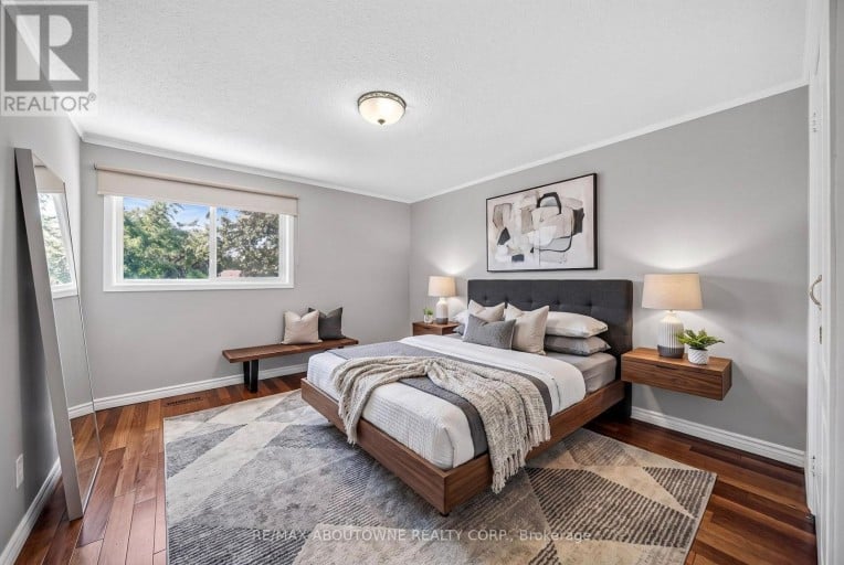 668 GREYCEDAR CRESCENT, Mississauga (Rathwood), Ontario, L4W3J7