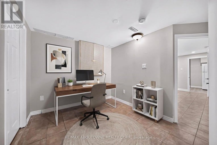 668 GREYCEDAR CRESCENT, Mississauga (Rathwood), Ontario, L4W3J7