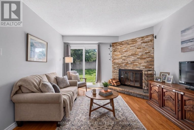 668 GREYCEDAR CRESCENT, Mississauga (Rathwood), Ontario, L4W3J7
