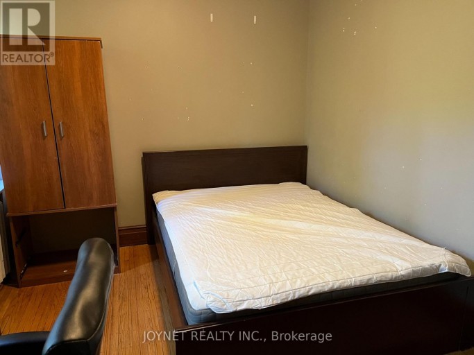 68 WHITTON ROAD, Hamilton (Westdale), Ontario, L8S4C7