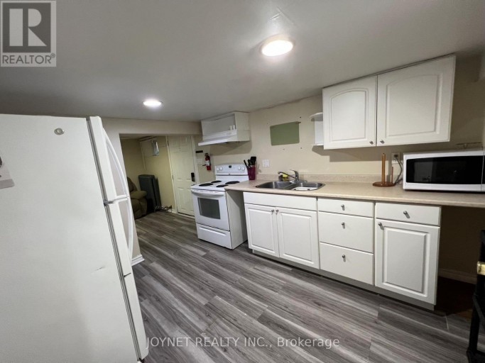 68 WHITTON ROAD, Hamilton (Westdale), Ontario, L8S4C7