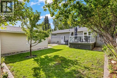 48 Butler Crescent NW Calgary Alberta photo 27