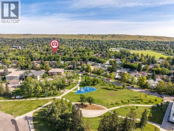 48 Butler Crescent NW Calgary Alberta photo 33