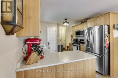 9232 EAST STREET Bayham (Straffordville) Ontario photo 13