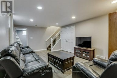 9232 EAST STREET Bayham (Straffordville) Ontario photo 30