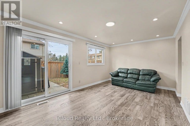 62 - 81 HANSEN ROAD, Brampton (Madoc), Ontario, L6V3C7