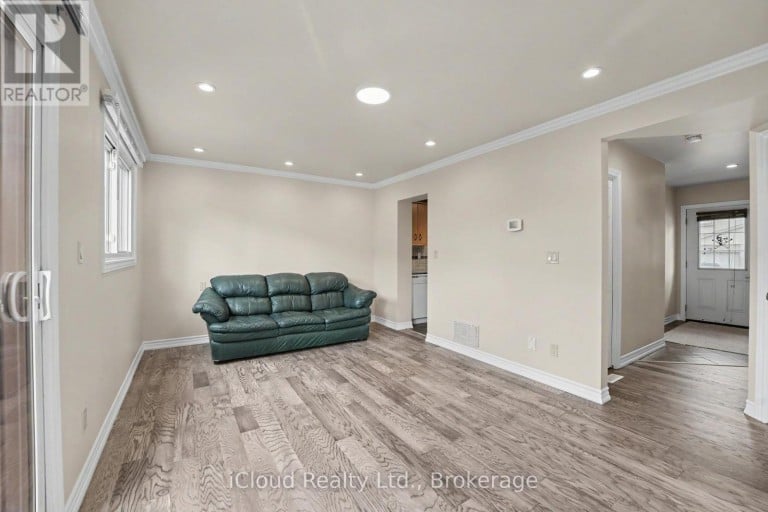 62 - 81 HANSEN ROAD, Brampton (Madoc), Ontario, L6V3C7