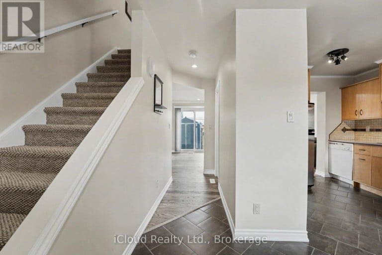 62 - 81 HANSEN ROAD, Brampton (Madoc), Ontario, L6V3C7
