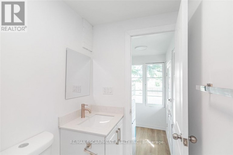 90 BELVIEW AVENUE, Hamilton (Crown Point), Ontario, L8L7K8