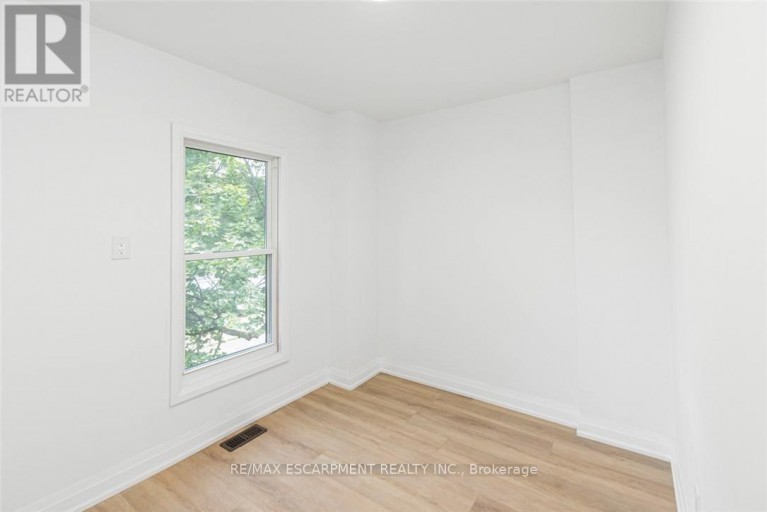 90 BELVIEW AVENUE, Hamilton (Crown Point), Ontario, L8L7K8