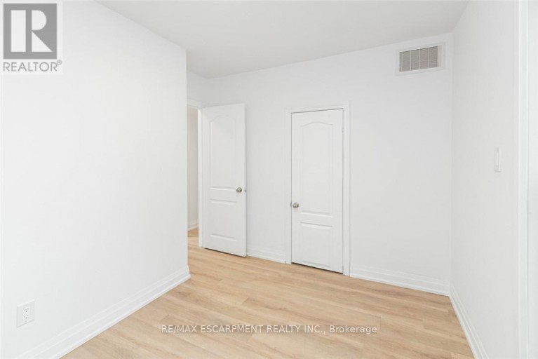 90 BELVIEW AVENUE, Hamilton (Crown Point), Ontario, L8L7K8