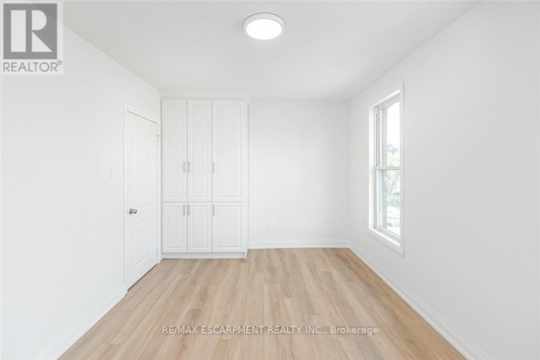 90 BELVIEW AVENUE, Hamilton (Crown Point), Ontario, L8L7K8