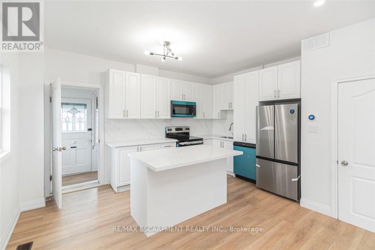 90 BELVIEW AVENUE, Hamilton (Crown Point), Ontario, L8L7K8
