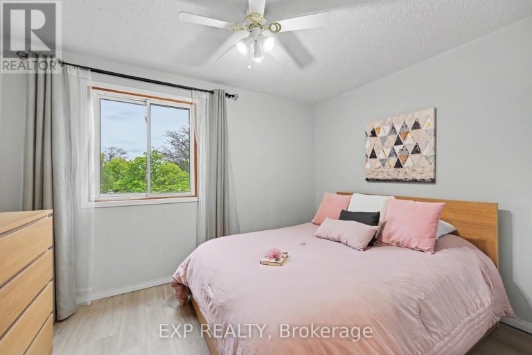 47 - 38 ELORA DRIVE, Hamilton (Fessenden), Ontario, L9C7L6