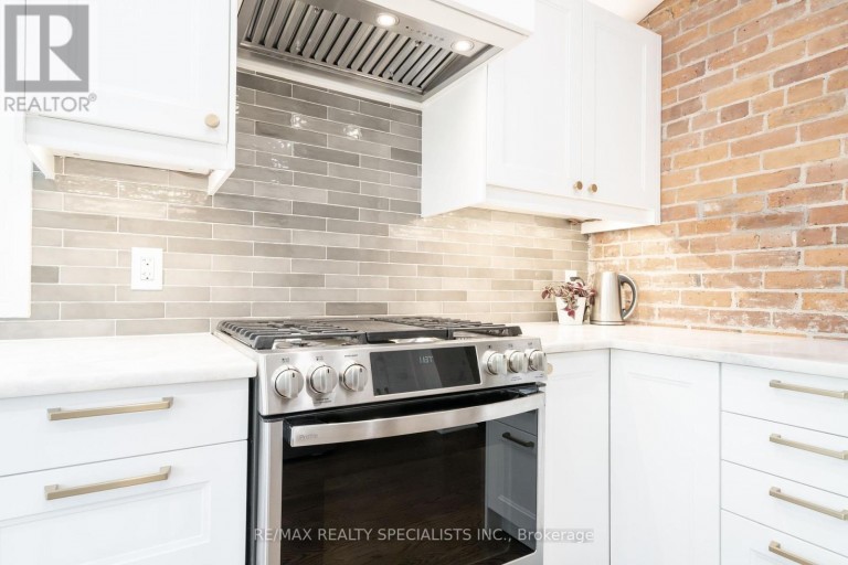 43 OXFORD STREET, Hamilton (Strathcona), Ontario, L8R2W9