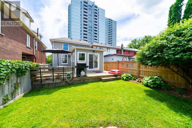 43 OXFORD STREET, Hamilton (Strathcona), Ontario, L8R2W9