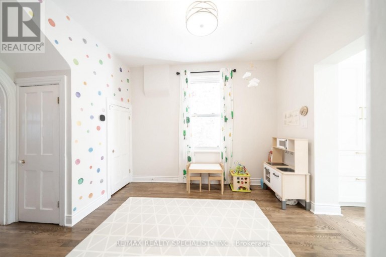 43 OXFORD STREET, Hamilton (Strathcona), Ontario, L8R2W9