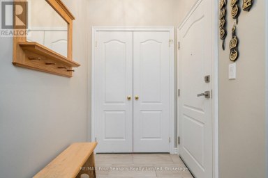 109 - 1 CHAMBERLAIN CRESCENT Collingwood Ontario photo 4
