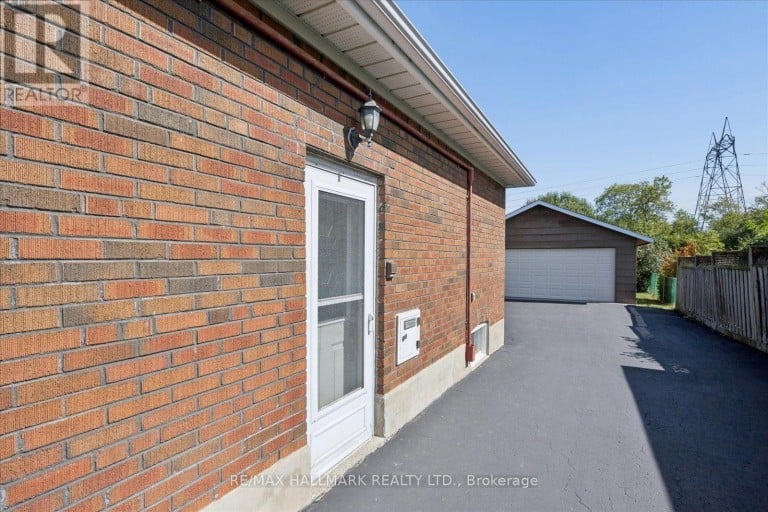 139 ELINOR AVENUE, Toronto (Wexford-Maryvale), Ontario, M1R3H1