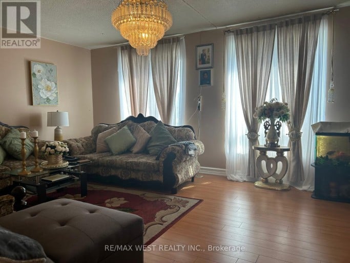 134 - 6458 FINCH AVENUE W, Toronto (Mount Olive-Silverstone-Jamestown), Ontario, M9V1T4