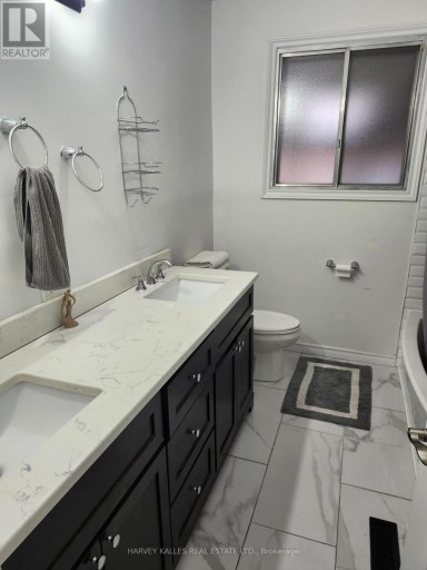 2379 HENSALL STREET, Mississauga (Cooksville), Ontario, L5A2T1