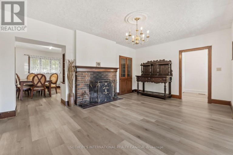 1462 HURONTARIO STREET, Mississauga (Mineola), Ontario, L5G3H4