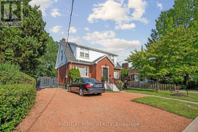 105 GLENRIDGE AVENUE, St. Catharines (Old Glenridge), Ontario, L2R4X5