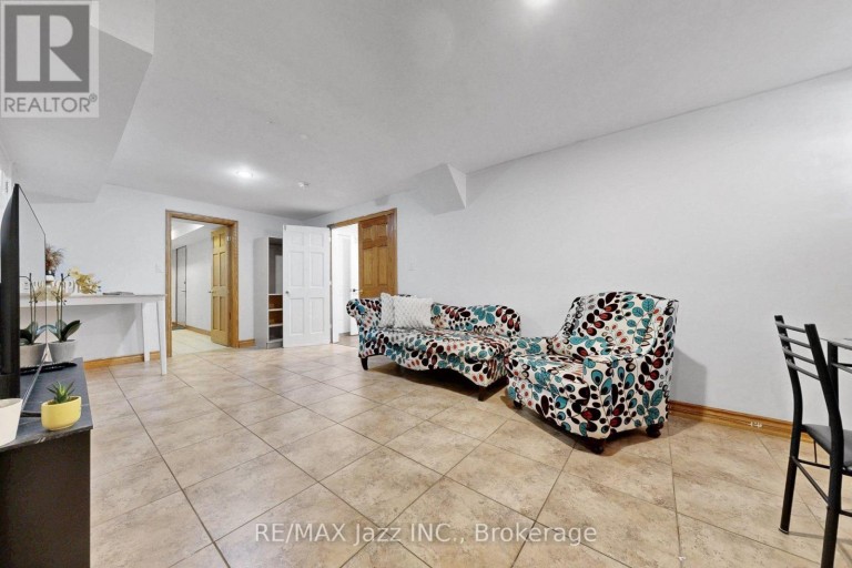 119 ELIZABETH STREET, Oshawa (McLaughlin), Ontario, L1J8L9