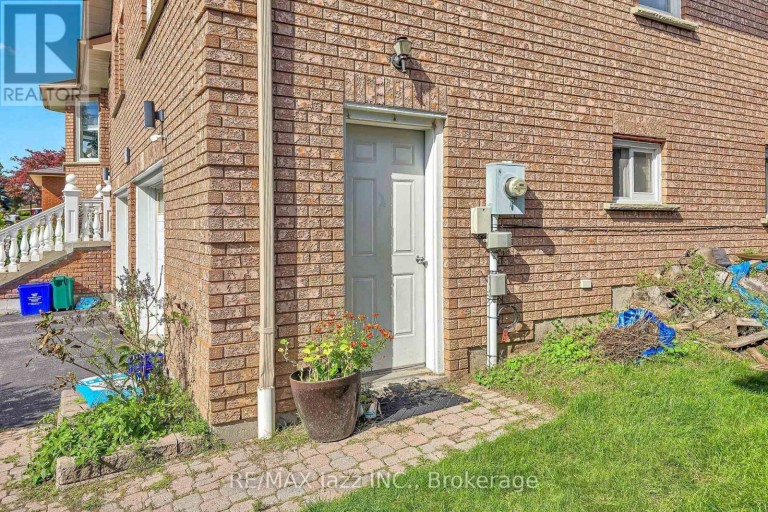 119 ELIZABETH STREET, Oshawa (McLaughlin), Ontario, L1J8L9
