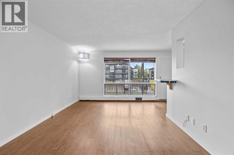 56, 3519 49 Street NW, Calgary, Alberta, T3A2C7