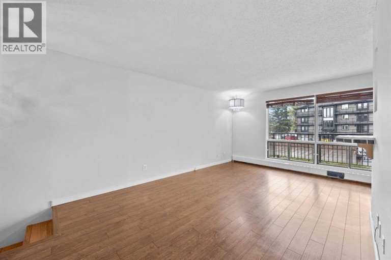 56, 3519 49 Street NW, Calgary, Alberta, T3A2C7
