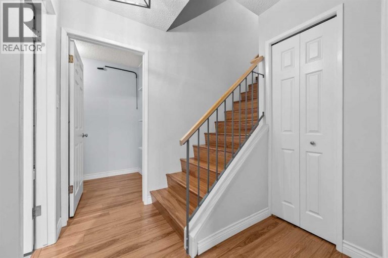56, 3519 49 Street NW, Calgary, Alberta, T3A2C7