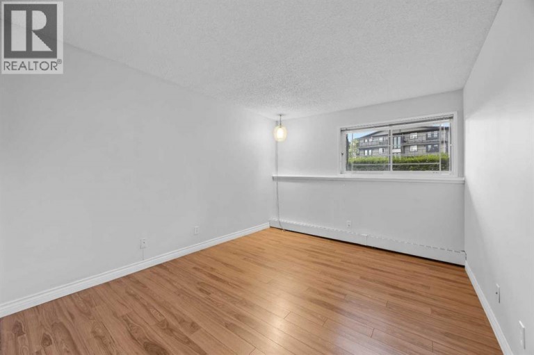 56, 3519 49 Street NW, Calgary, Alberta, T3A2C7