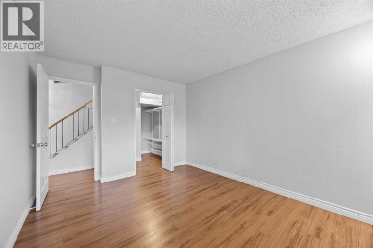 56, 3519 49 Street NW, Calgary, Alberta, T3A2C7
