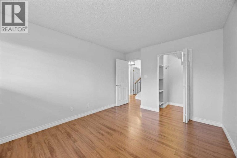 56, 3519 49 Street NW, Calgary, Alberta, T3A2C7