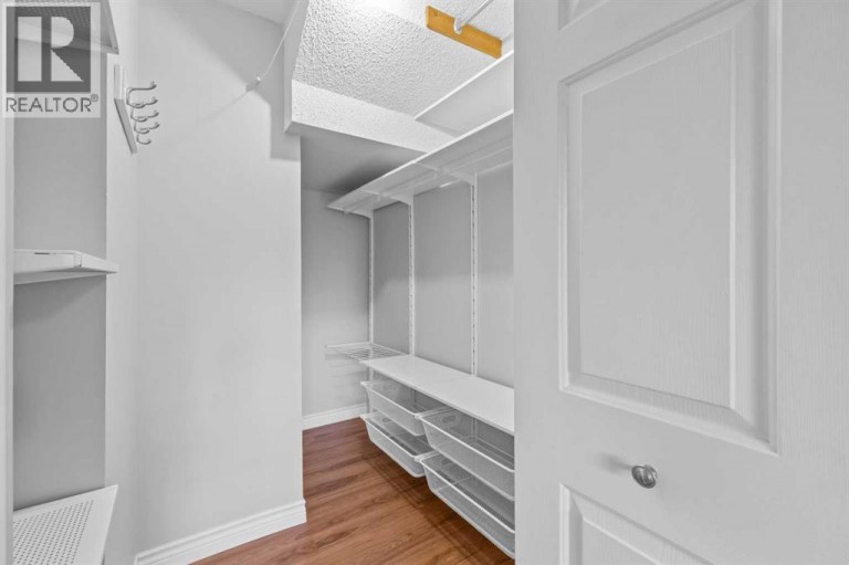 56, 3519 49 Street NW, Calgary, Alberta, T3A2C7