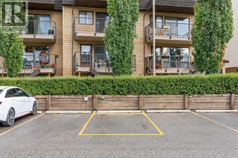56, 3519 49 Street NW, Calgary, Alberta, T3A2C7