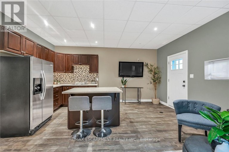 50 KEITH STREET, Hamilton (Industrial Sector), Ontario, L8L3S3