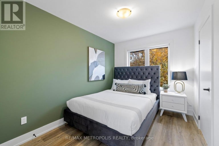 447 - 449 LANSDOWNE AVENUE, Toronto (Dufferin Grove), Ontario, M6H3Y2