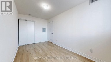 219 - 90 SCOTTFIELD DRIVE Toronto (Agincourt North) Ontario photo 24