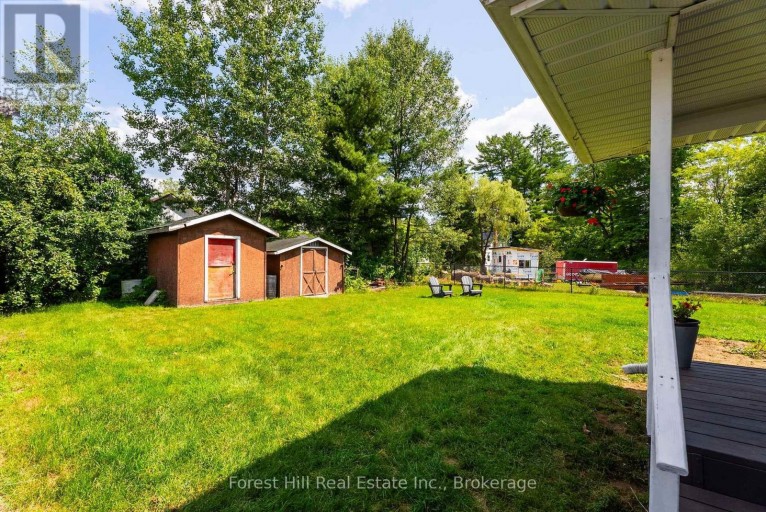 9 SPRUCE GLEN ROAD, Huntsville (Chaffey), Ontario, P1H1C9