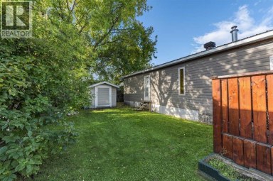 41 Hillpark Trailer Court Whitecourt Alberta photo 18