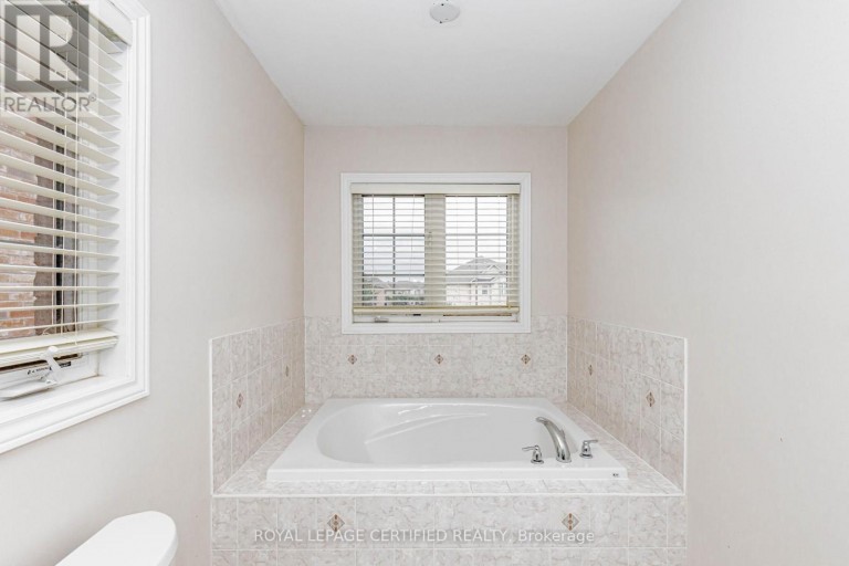 66 HATTON COURT, Brampton (Credit Valley), Ontario, L6Y0H7