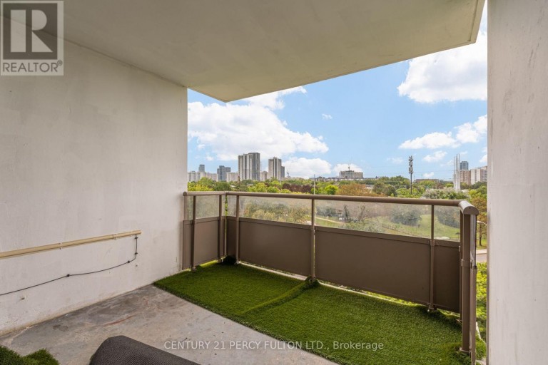 #614 - 5 VICORA LINKWAY, Toronto (Flemingdon Park), Ontario, M3C1A4