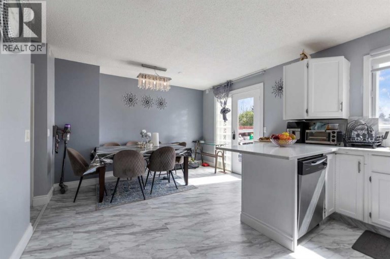 35 Templemont Drive NE, Calgary, Alberta, T1Y4Z5