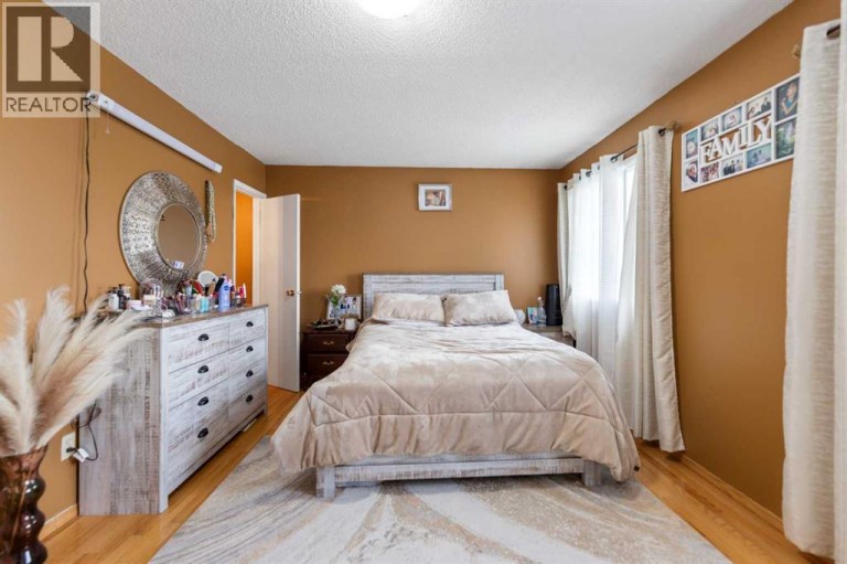 35 Templemont Drive NE, Calgary, Alberta, T1Y4Z5