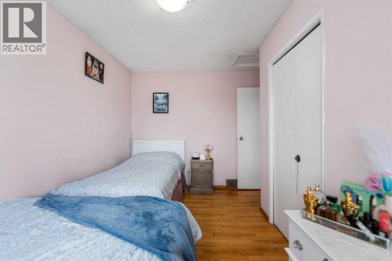 35 Templemont Drive NE, Calgary, Alberta, T1Y4Z5