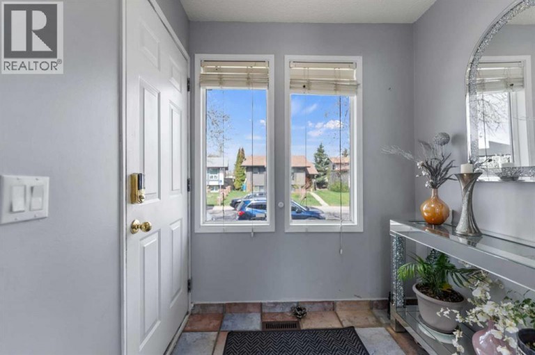 35 Templemont Drive NE, Calgary, Alberta, T1Y4Z5