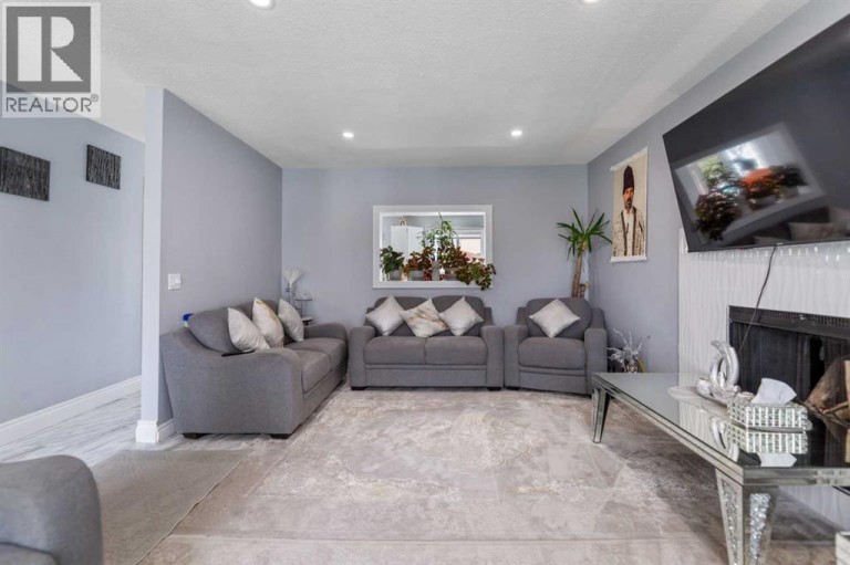35 Templemont Drive NE, Calgary, Alberta, T1Y4Z5